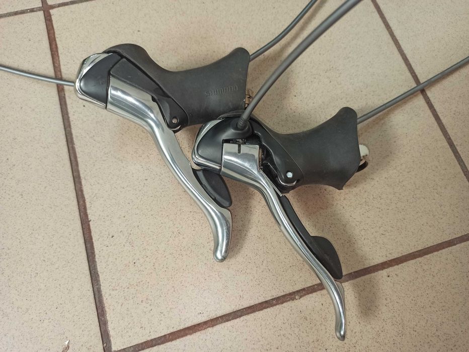 Klamkomanetki szosowe 3x9 Shimano Tiagra ST-4500 prawa lewa
