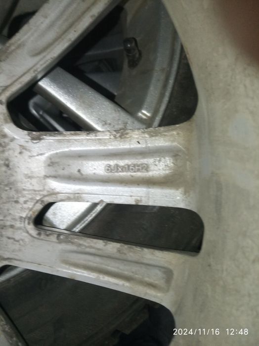 Продам зимнюю резину шиповану Matador 195/55/R16 из дисками