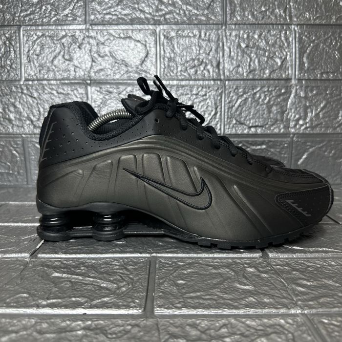 Чоловічі кросівки Nike Shox R4 HQ1988-001