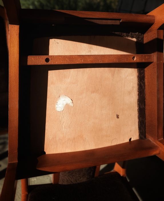 6 drewnianych krzeseł