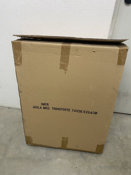 Jaula de transporte medio de animais