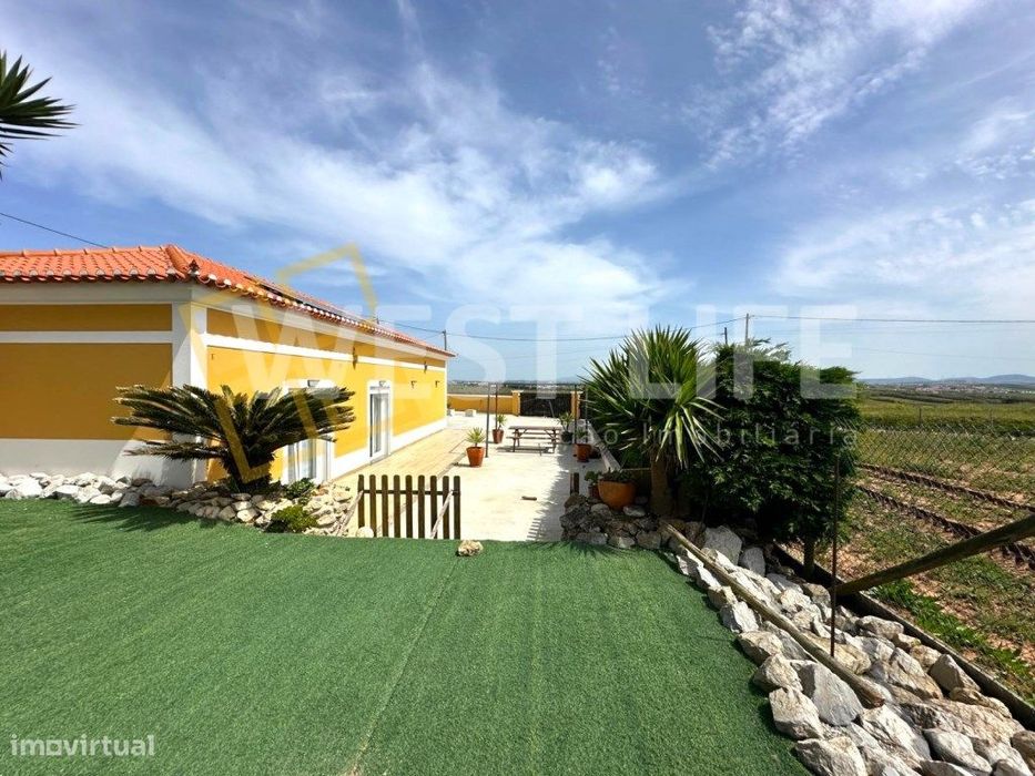 Moradia Térrea T4 com anexo T3 - Fantástica VISTA MAR - Jardim com ...