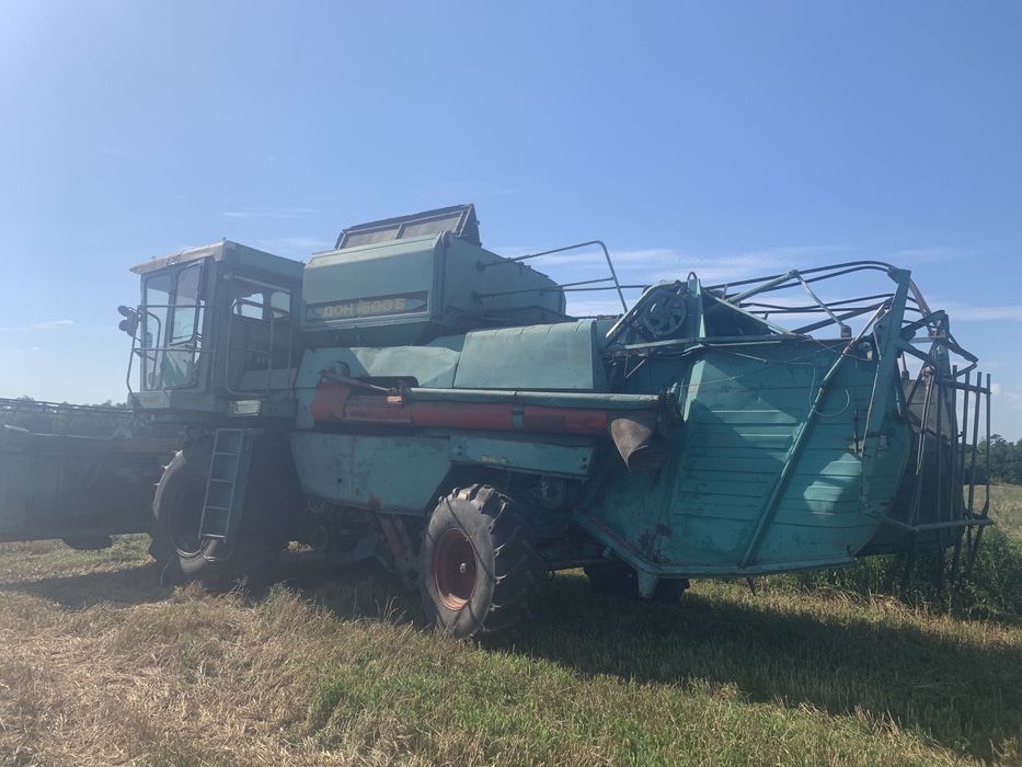 Комбайн Дон 1500Б