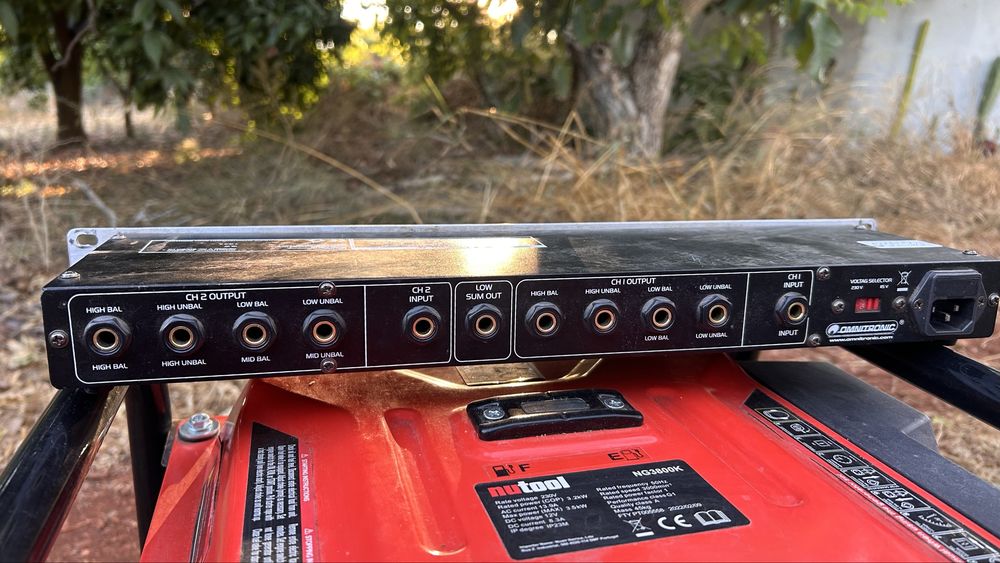 Omnitronic XO-2300 Frequency Crossover