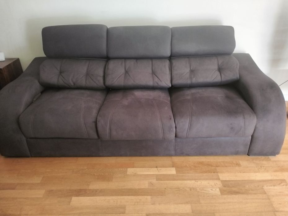Conjunto Sofá 3 lugares, com chaise longe 3 pufs