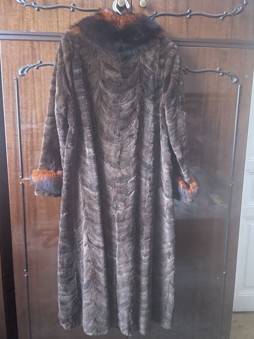 Шуба норкова довга з песц коміром