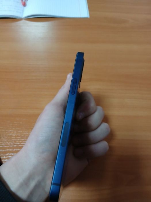 продам iPhone 12 на 128 гб