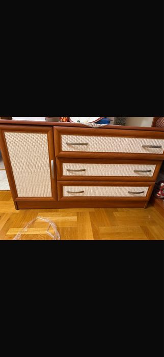 Sprzedam komplet mebli sypialnianych z litego drewna Ratan jak Nowe