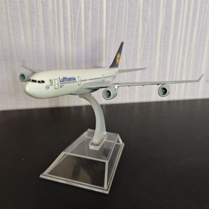 Модель літака самолёт