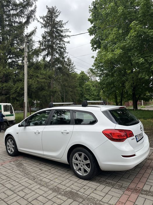 Opel Astra 2011 рік, в гарному стані терміново