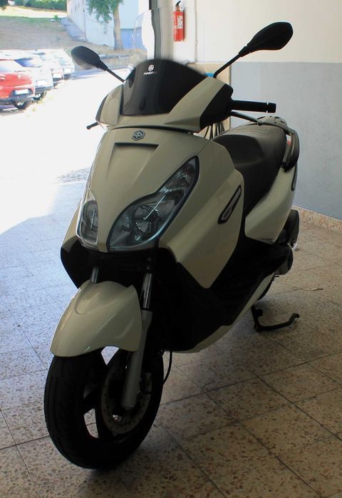Piaggio X7 Evo 300i com 33000km de 2014