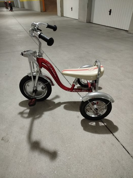 Triciclo Schwinn Lil Sting Ray vintage vermelho