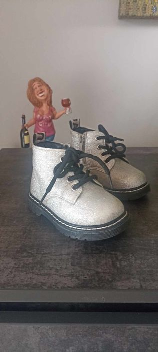 Дітячі черевички. Торг.