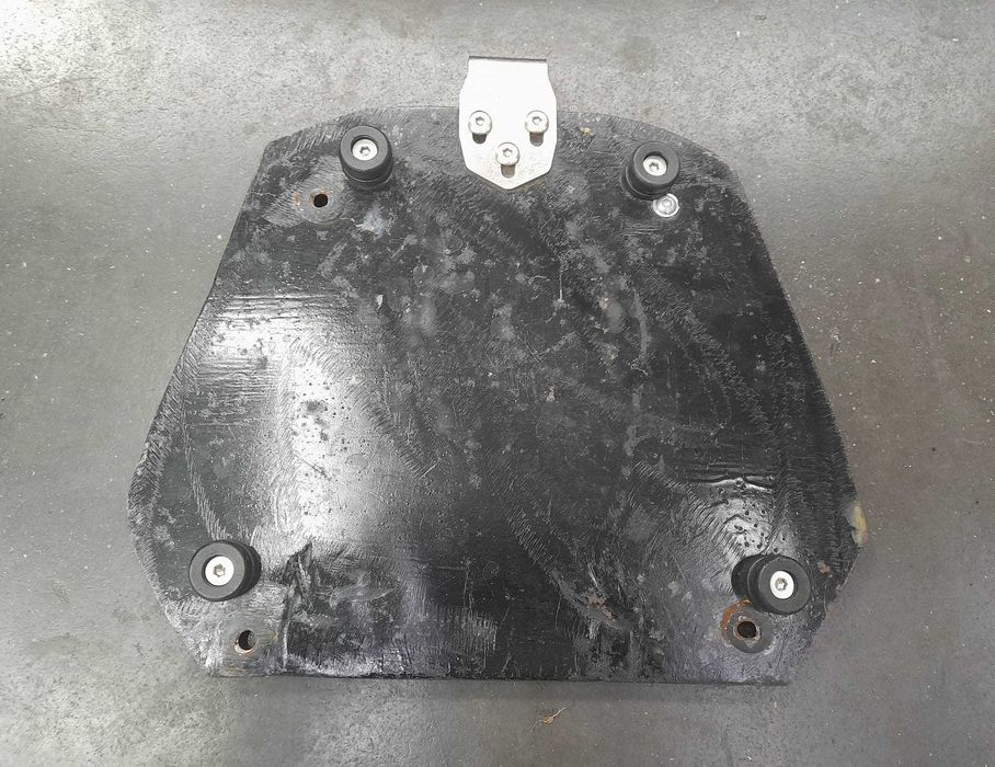 Top-Case Universal