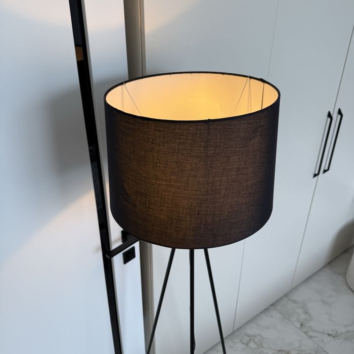 Дизайнерський чорний торшер