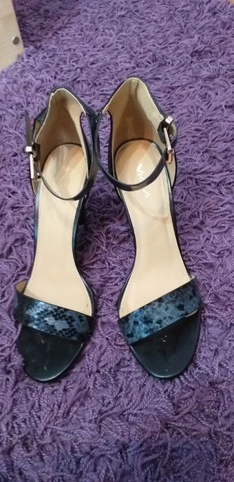 Sandały na szpilce Vices