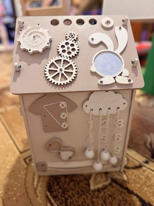 Бізікуб деревянний будиночок