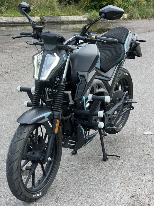 Продам Musstang st 200