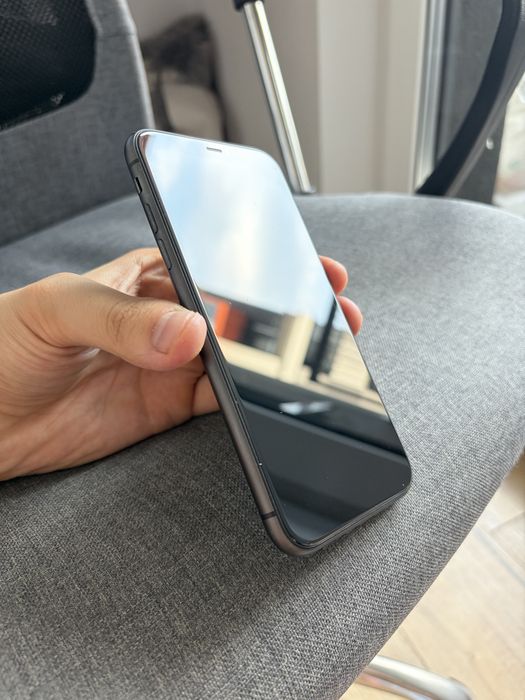 iPhone 11 w idealnym stanie