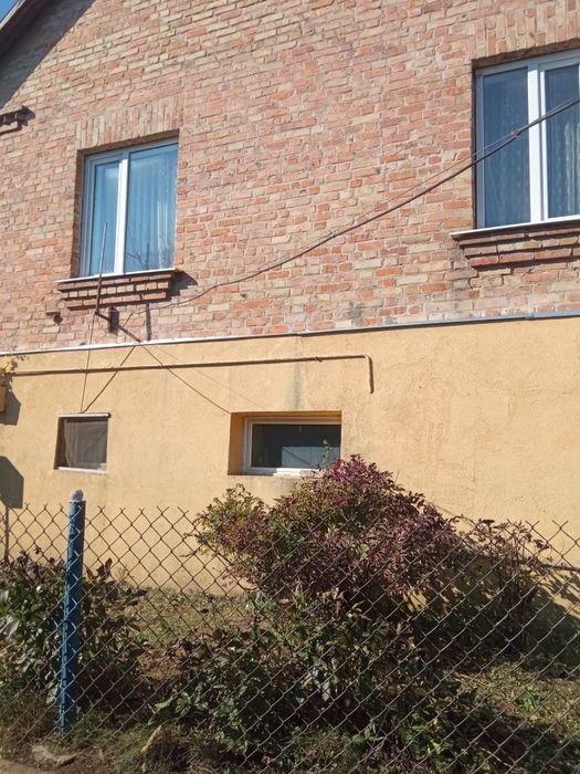 Продається приватизований житловий будинок в селі Верхів Рівненської о