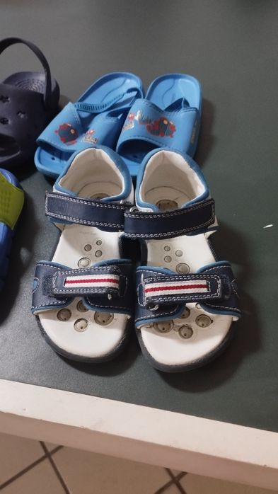 Calçado e roupa até aos quatro anos