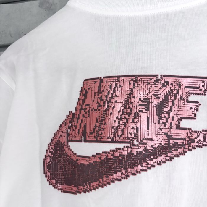 Koszulka t-shirt nike air max swoosh central logo tee biała white tech drill sb