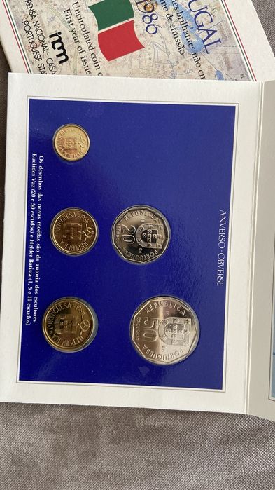 Carteiras / conjuntos de moedas Escudo comemorativas