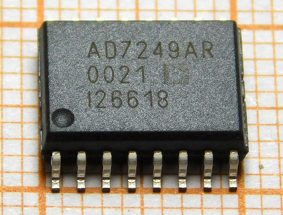 Układ AD7249AR 12‑bitowy przetwornik cyfrowo‑analogowy (DAC) [M1-R]