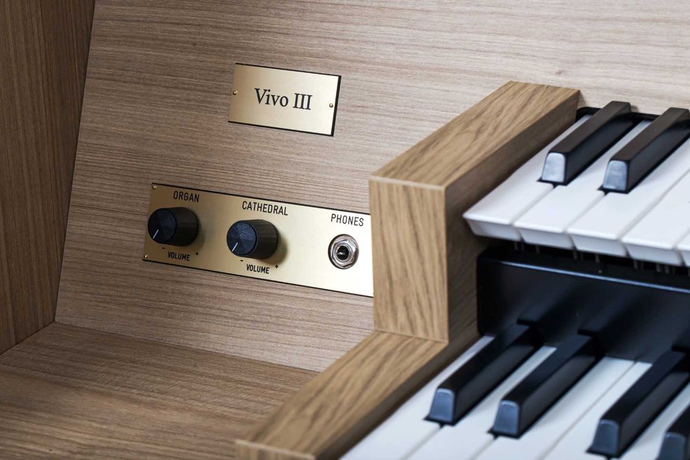 JOHANNUS VIVO III cyfrowe organy kościelne z dodatkowym nagłośnieniem