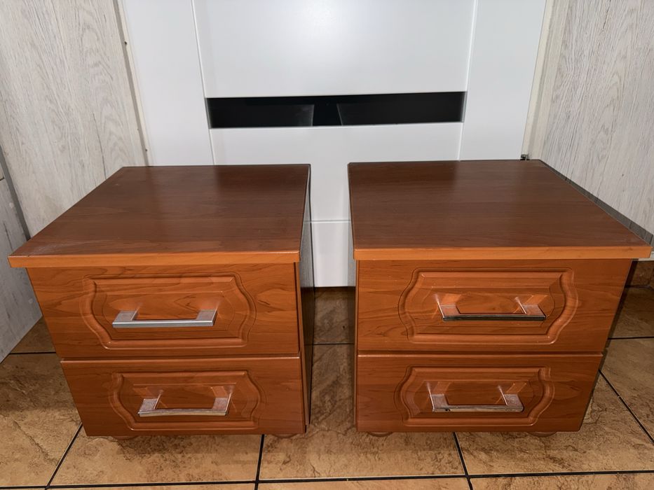 Stoliki nocne z szufladami