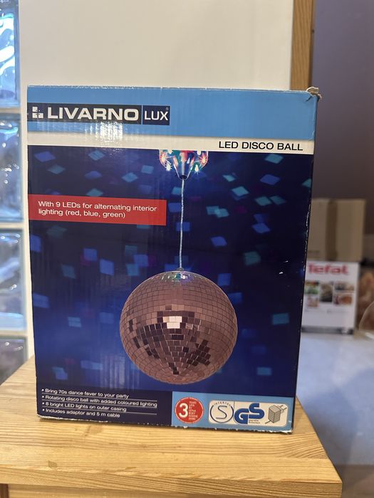 Lustrzana kula dyskotekowa z lampkami LED