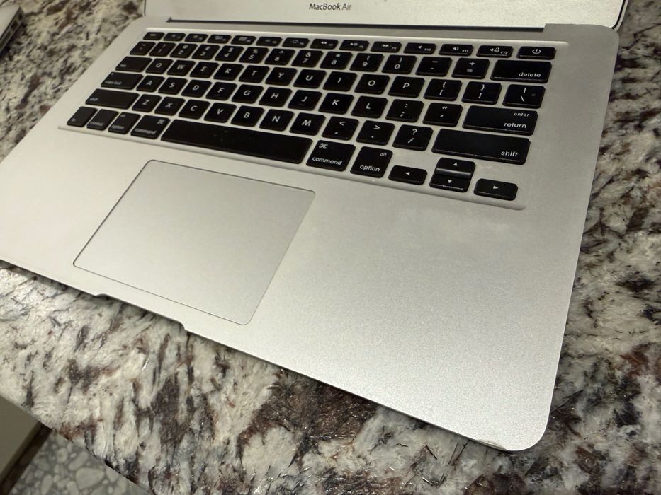 MacBook Air (Intel i5, 8GB ram, 512 GB) - nowa bateria