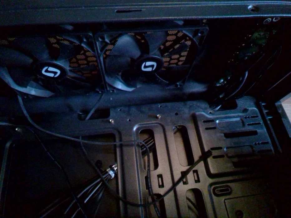 SilentiumPc Gladius M35w z oknem