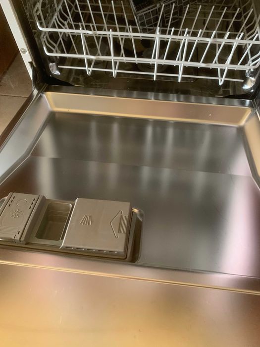 Vendo máquina de lavar loiça muito boa trabalha que é uma maravilha é da boche