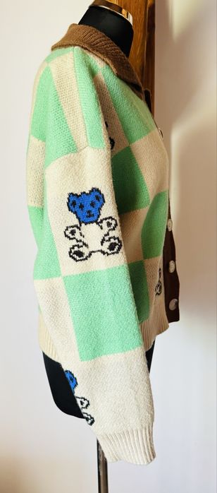 Dzianinowy sweterek w kratę z misiami, L 40, styl retro
