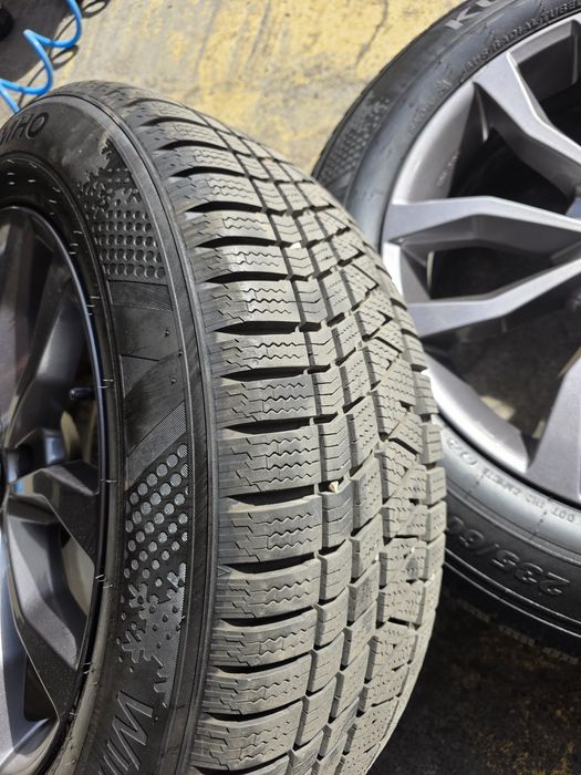 Komplet kół 235/60 R18.