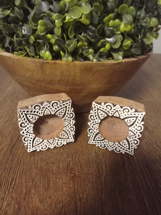 2 drewniane świeczniki