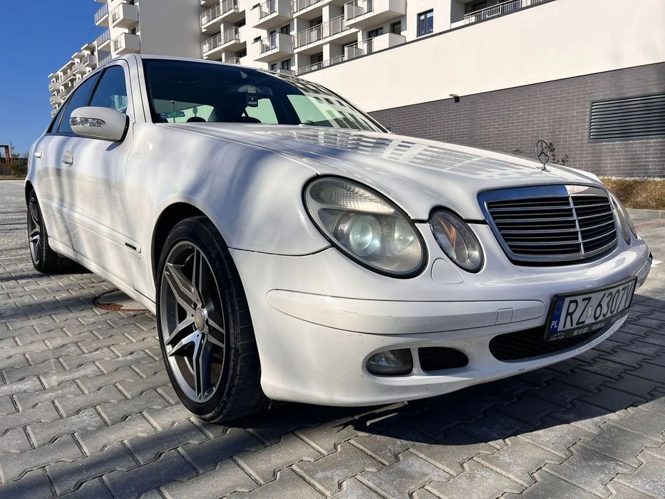 Mercedes-Benz Klasa E Mercedes-Benz E-klasa W211 3.0 V6 CDI | Xenon | mANUAL| Bardzo dobry
