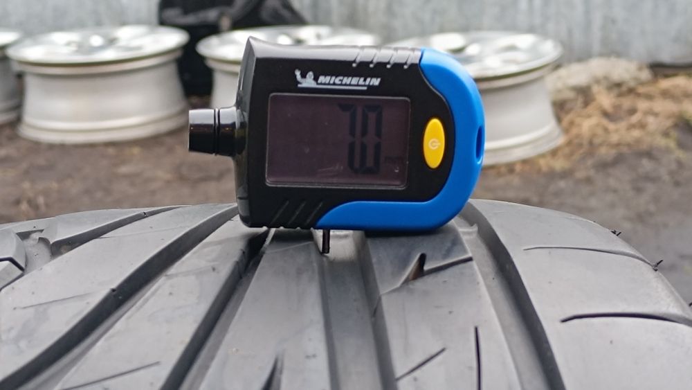 235/55R17 103W Toyo Proxes TR1