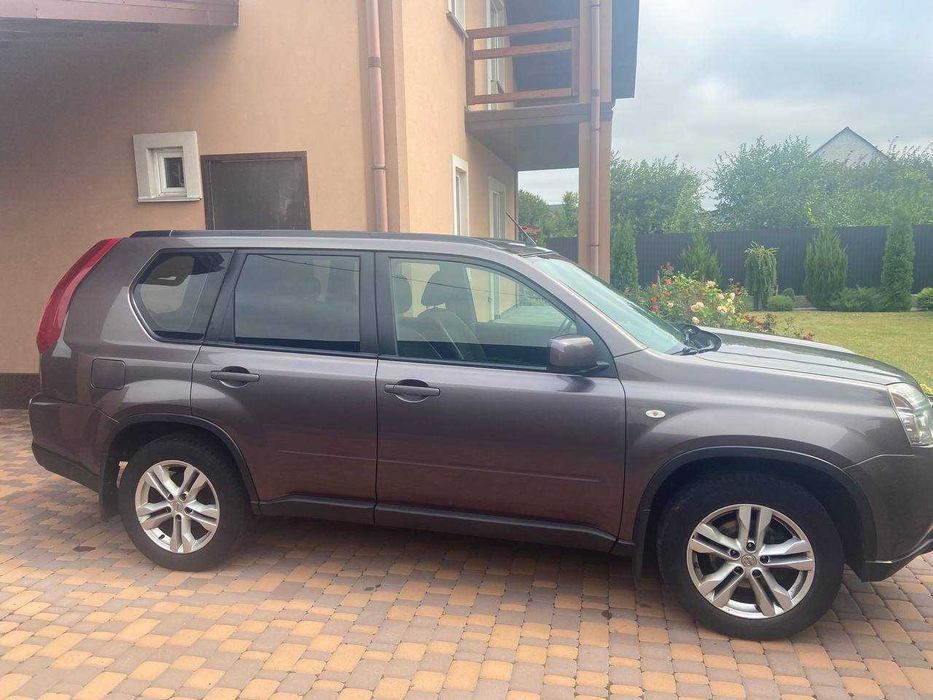 продам автомобіль Nissan