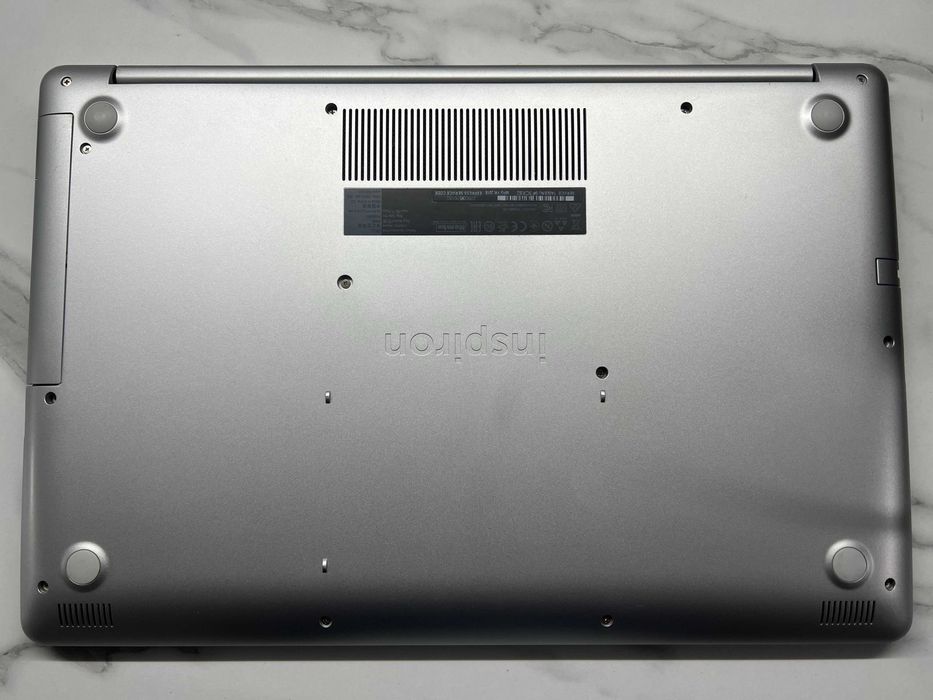 17.3" Dell Inspiron 5770 / i5-8250U / 8GB / 256GB SSD / HD+