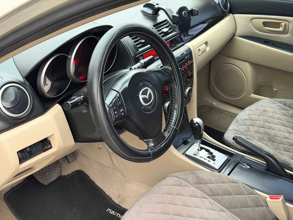 Продам Mazda 3 2008 рік рест 1.6 автомат газ- бензин 4-пок