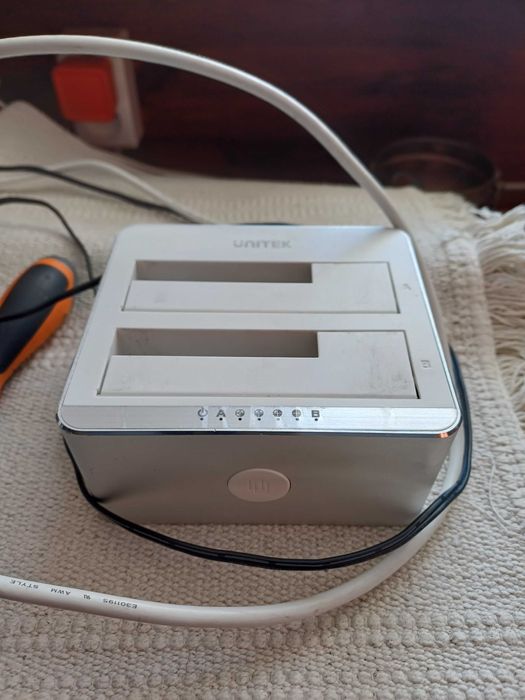 Kieszen na dyski UNITEK USB 2,5 i 3,5 cala . Zgrywanie danych .