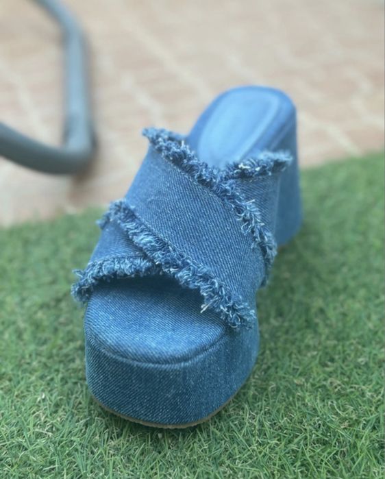 Sandalias novas de ganga