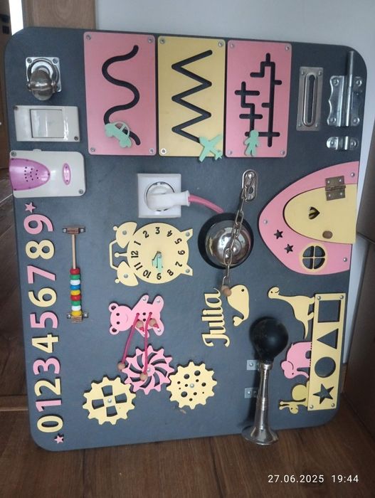 Tablica manipulacyjna Julia plus puzzle piankowe plus ksiazeczki