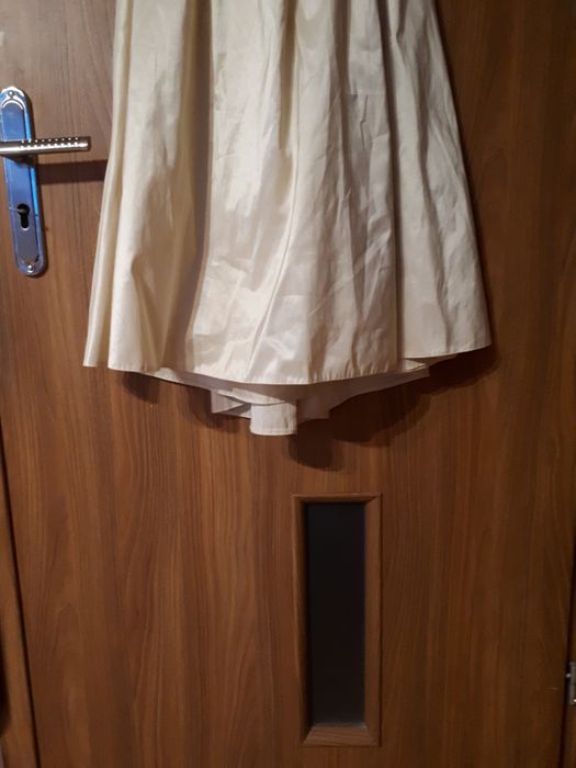 Sukienka w kolorze szampana Swing s