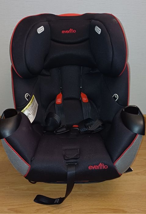 Дитяче автокрісло evenflo symphony