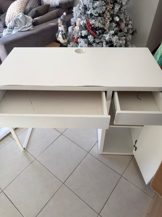 Secretária ikea usada