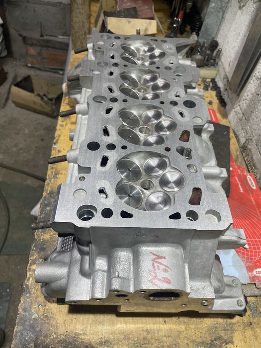 Головка блока цилиндров AWT 1.8T