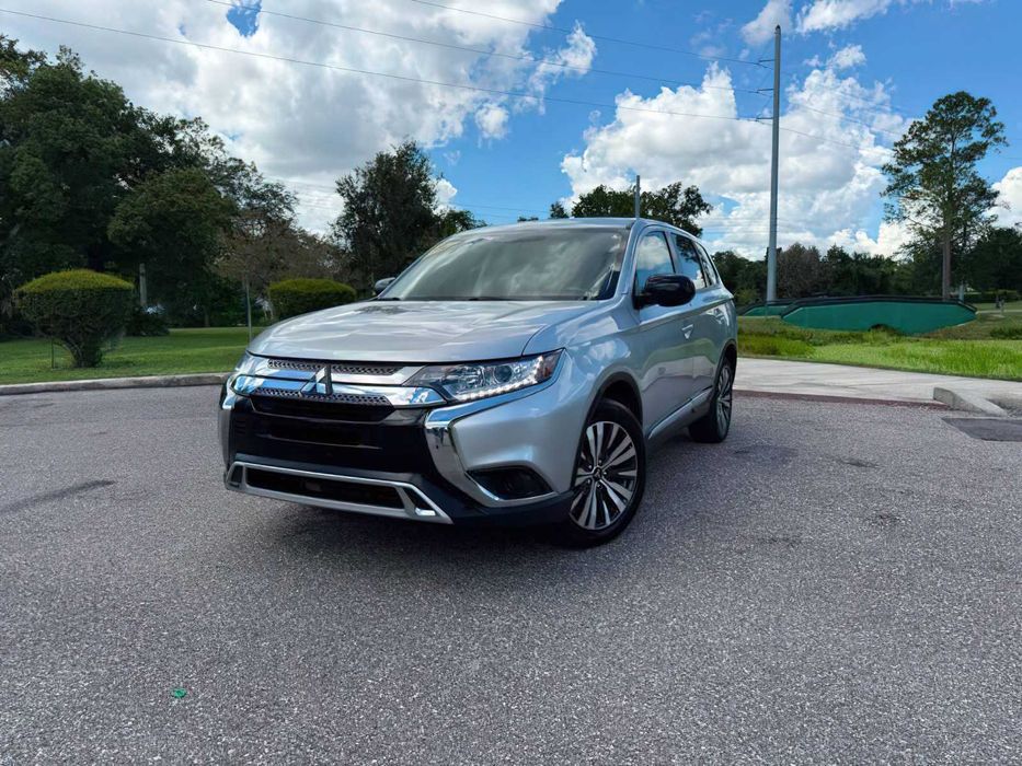 Mitsubishi Outlander ES 2.4      2020